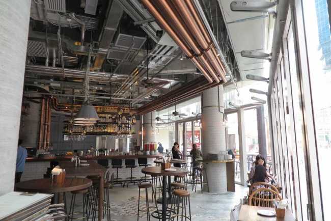 Spectacular A/V for Mr & Mrs Fox