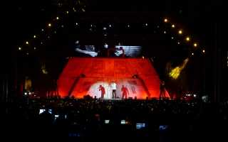 Chris Brown uses VTX in Dubai