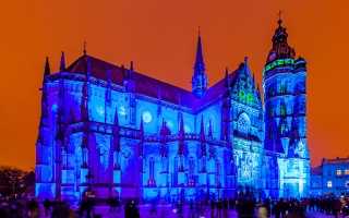 Robe and Anolis light up Gothic cathedral 