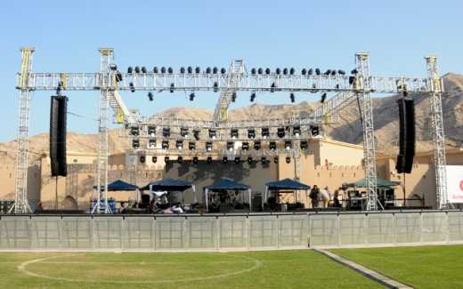 Tom Jones calls on Outline in Muscat