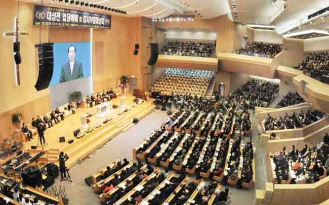 Digital power aids worship in Chungju Central Full Gospel Church