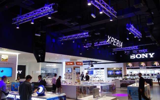 Cyclops lights up Dubai Mall Sony store